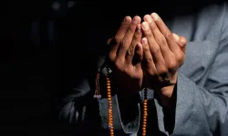 Cuma günü hangi sureler ve dualar okunur?