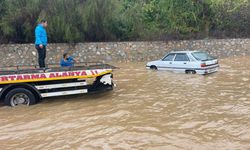 Alanya’da yolları su bastı: Geçişlere izin verilmiyor