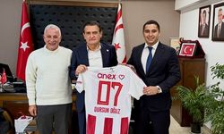 Antalyaspor’dan KKTC’ye dostluk ziyareti! Başkan vekilinden anlamlı hediye!