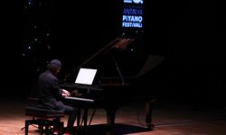 Antalya’da piyanonun büyüsü: Barış Büyükyıldırım’dan etkileyici konser