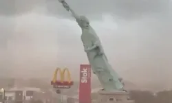 Brezilya'da şiddetli fırtına 24 metrelik Özgürlük Heykeli replikasını devirdi