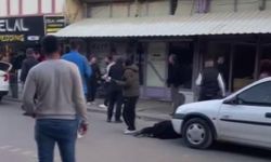 Eşini kızının yanında bıçakladı elini kolunu sallayarak uzaklaştı