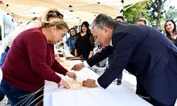 Muratpaşa Belediyesi’nden kadınlara özel atölye: Kapı süsü tasarladılar