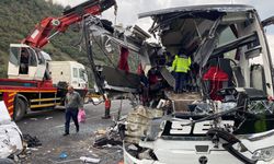 Osmaniye'de yolcu otobüsü tıra çarptı: Çok sayıda ölü ve yaralı var!