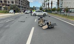 Otomobil yaya geçidinden geçen akülü motosiklete çarptı: 1 ölü
