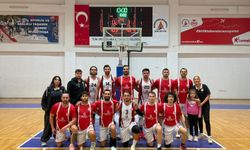 Parkede fırtına gibi estiler: Muratpaşa Belediyespor namağlup şampiyon