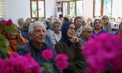 Aktif Yaşlı Merkezi'nde renkli etkinlik: Çiçek yetiştiriciliği