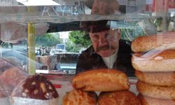 100’den fazla yapımda oynadı, şimdi simit satarak hayata tutunuyor