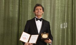 Yazar Akif Manaf'a Uluslararası Barış Assosiasyonu'ndan International Peace Prize Ödülü