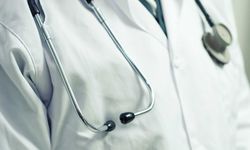 Hekimlere yeni düzenleme bakanlıktan geldi: O süre aşılırsa sözleşme iptal!