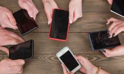 Ebeveyn izin verse de 15 yaş altı sosyal medyaya giremeyecek!