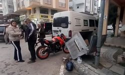 Manavgat’ta kamyonet motosiklete çarptı: 1 yaralı