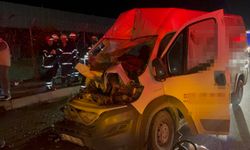 Araç kağıt gibi ezildi! Otomobil tıra ok gibi saplandı!