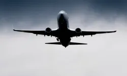 ABD’nin İran’a saldırı iddiası paniğe neden oldu: Tahran'a giden uçak Ankara’ya indi