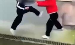 Akran zorbalığı sınır tanımadı: Darbedip kayda aldılar!