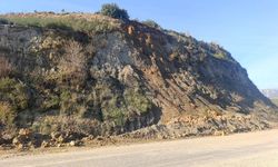 Dev kaya ciddi risk oluşturuyordu, Antalya Büyükşehir belediyesi parçaladı!