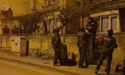 Gece gece aksiyon yaşattı: Evine hırsız gibi girdi!