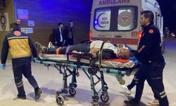 Kamyonun kasasından düşen işçi yola savruldu!