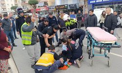 Motosiklet geri manevra yapan kamyonete çarptı: 2 kişi ağır yaralı