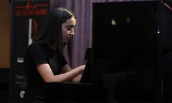 Öğrenciler sahnede resitalle yeteneklerini sergiledi