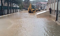 Şiddetli yağış Akseki’yi vurdu: İlçede hasarlar oluştu