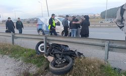 Trafik ekibini görünce panikledi, ters istikamette kaza yaptı