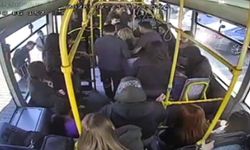 Yolcu fenalaştı, otobüs ambulansa dönüştü!