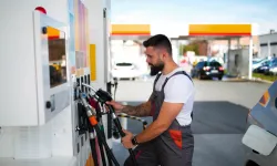 Akaryakıta çifte indirim! Petrol piyasasında dikkat çeken dalgalanma