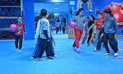 Minikler hem eğleniyor hem gelişiyor: ASFİM kursları ilgi görüyor