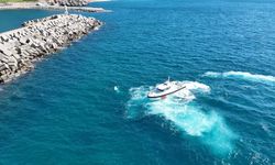 Denizde can pazarı: Batan tekneden son anda atl*dılar!