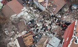 Fatih'te 2 gecekondu çöktü: Yaralılar var