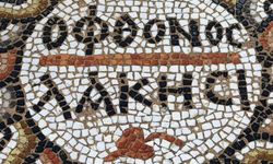 Bin 500 yıllık mozaik gün yüzüne çıktı, o yazı dikkat çekti: "Kıskananlar çatlasın"