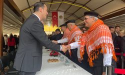 Protokol üyeleri ve vatandaşlar bayramda bir araya geldi