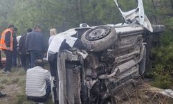 Şarampole devrilen araçta can pazarı!