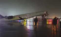 Uçak itfaiye aracı ile çarpıştı, ortalık can pazarına döndü!