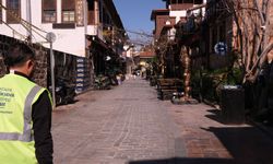 Antalya’nın vitrininde yoğun mesai: Kaleiçi’nde dev altyapı temizliği