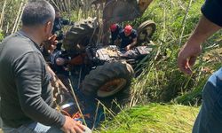 Aksu'da yürekler ağza geldi: Traktörün altında kalan çiftçi hayatını kaybetti!