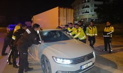 Antalya’da park halindeki araçta hareketsiz bulunan sürücü panik yarattı