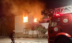 Ev kül oldu, Kur’an yanmadı: Antalya’daki yangın gündem oldu