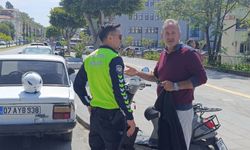 Antalya’da korkutan kaza: Elektrikli bisikletli park halindeki aracın altına girdi