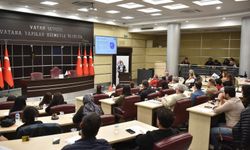 Kepez Belediyesi’nden çalışanlarına diplomatik iletişim eğitimi
