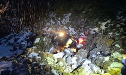 Kontrolden çıkan araç şarampole yuvarlandı: 3 y*ralı