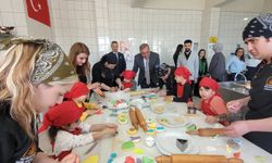 Minik şefler mutfağa girdi: Antalya’da renkli kurabiye etkinliği