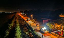 Vatandaş talebine hızlı yanıt: Muratpaşa’dan servis yolunda asfalt müdahalesi