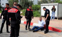 Antalya’da polisten kaçan şahsın attığı poşetten bakın ne çıktı!