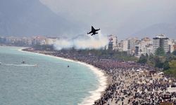 SOLOTÜRK Antalya semalarında göz kamaştırdı: Binlerce kişi izledi