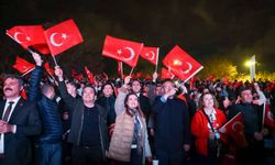 Maç heyecanı Antalya sokaklarına taştı: Tarihi zaferi birlikte kutladılar