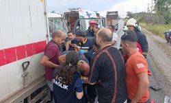 Manavgat Alanya kara yolunda kaza: Sürücü araçta sıkıştı!