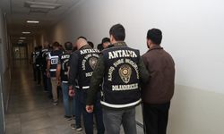 Antalya’da milyonluk vurgun: Kendilerini emniyet müdürü olarak tanıttılar