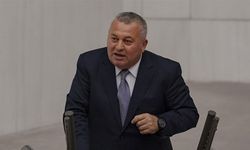 Cemal Enginyurt'tan Muhittin Böcek'e zehir zemberek sözler: "Antalya'da bir Böcek var tam bir böcek"